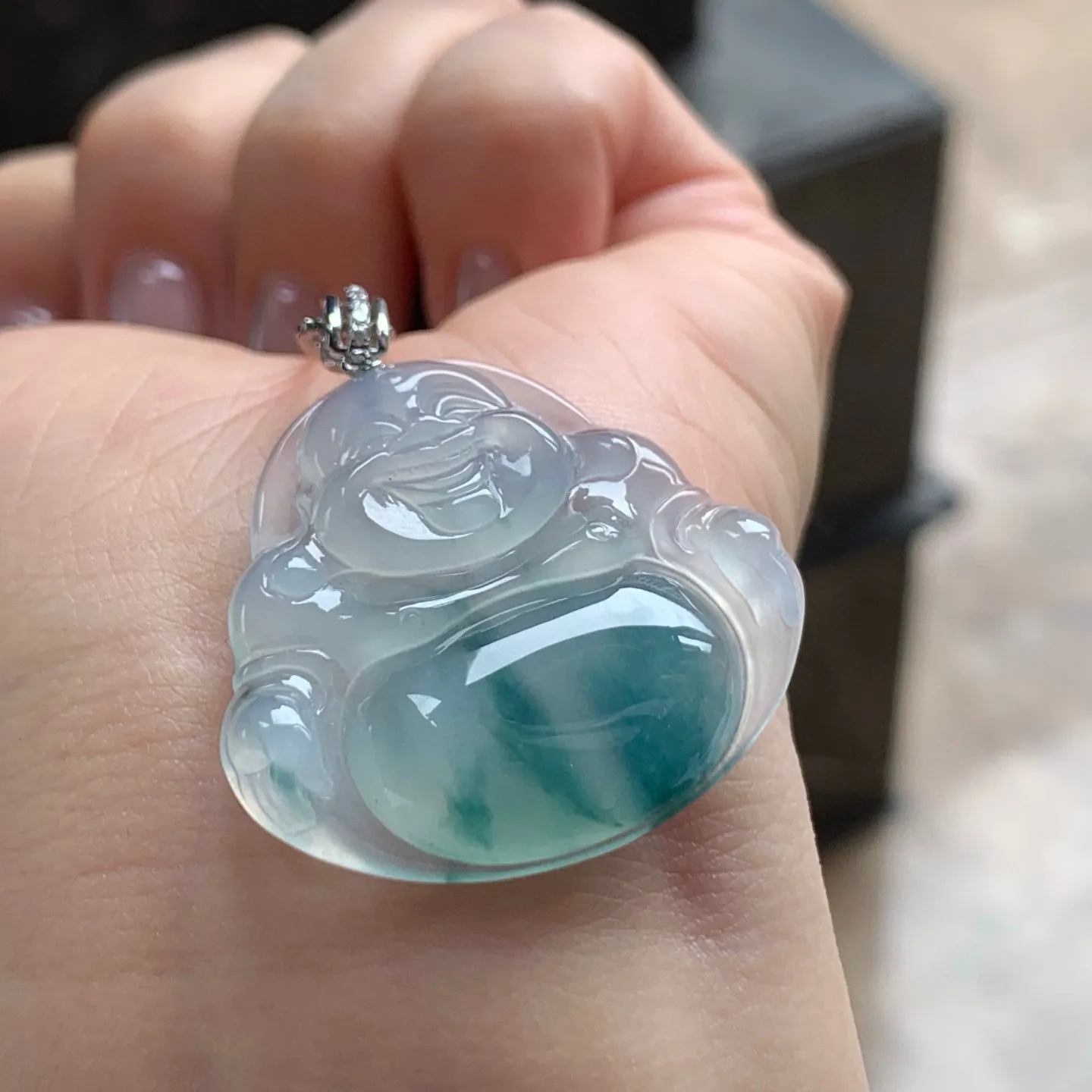 冰种飘花坐佛
飘花灵动，笑口常开