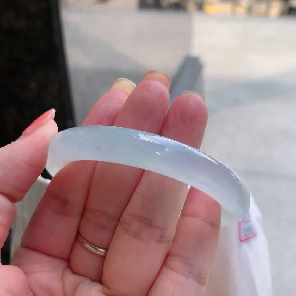 圆条冰玻白月光 一丝棉线 尺寸:54.7/10.2/9.7 荧光闪闪️️