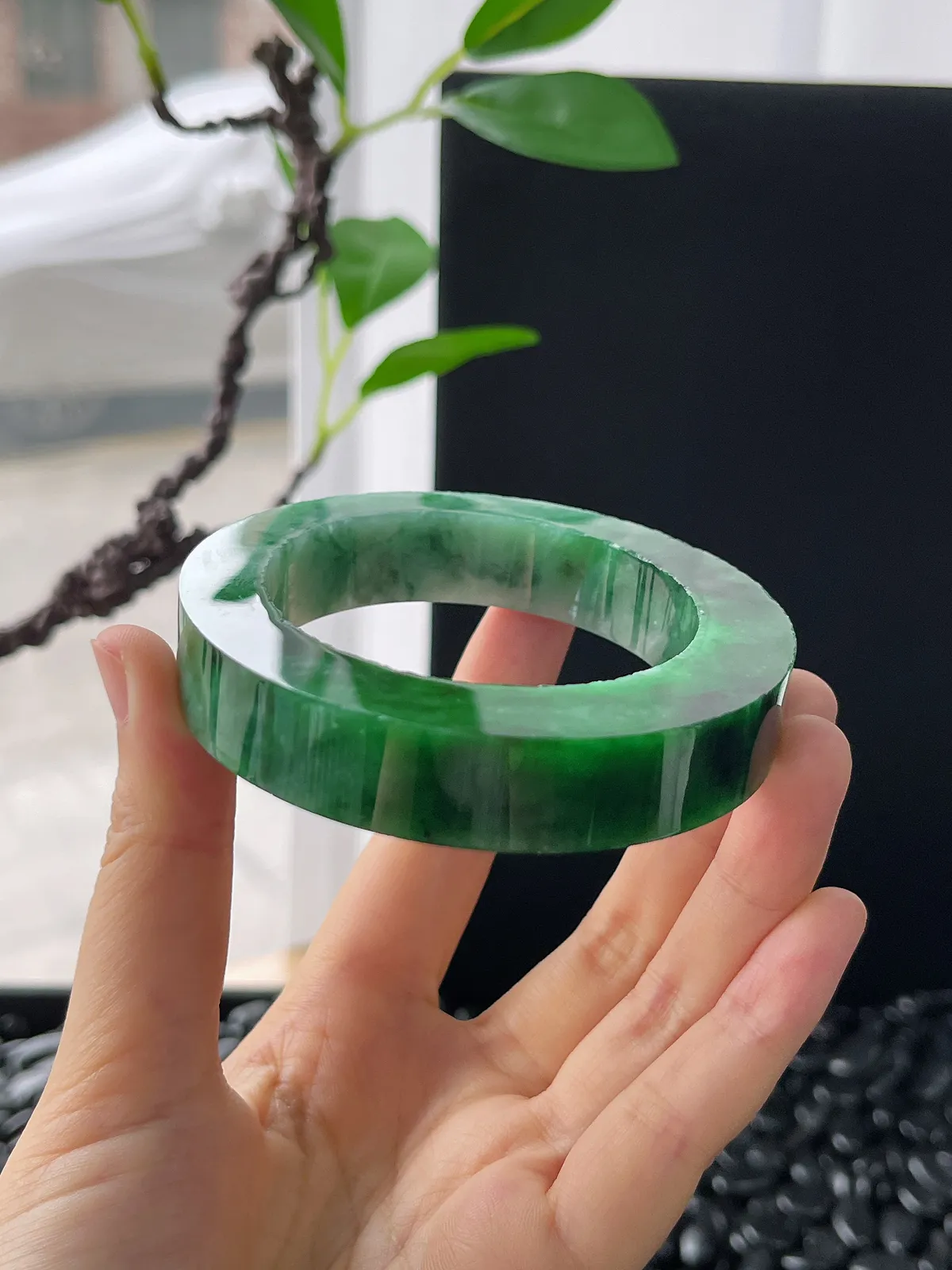 翡翠镯饼，⭕️正圈最大做57，圆条最大做53，最小做52.5