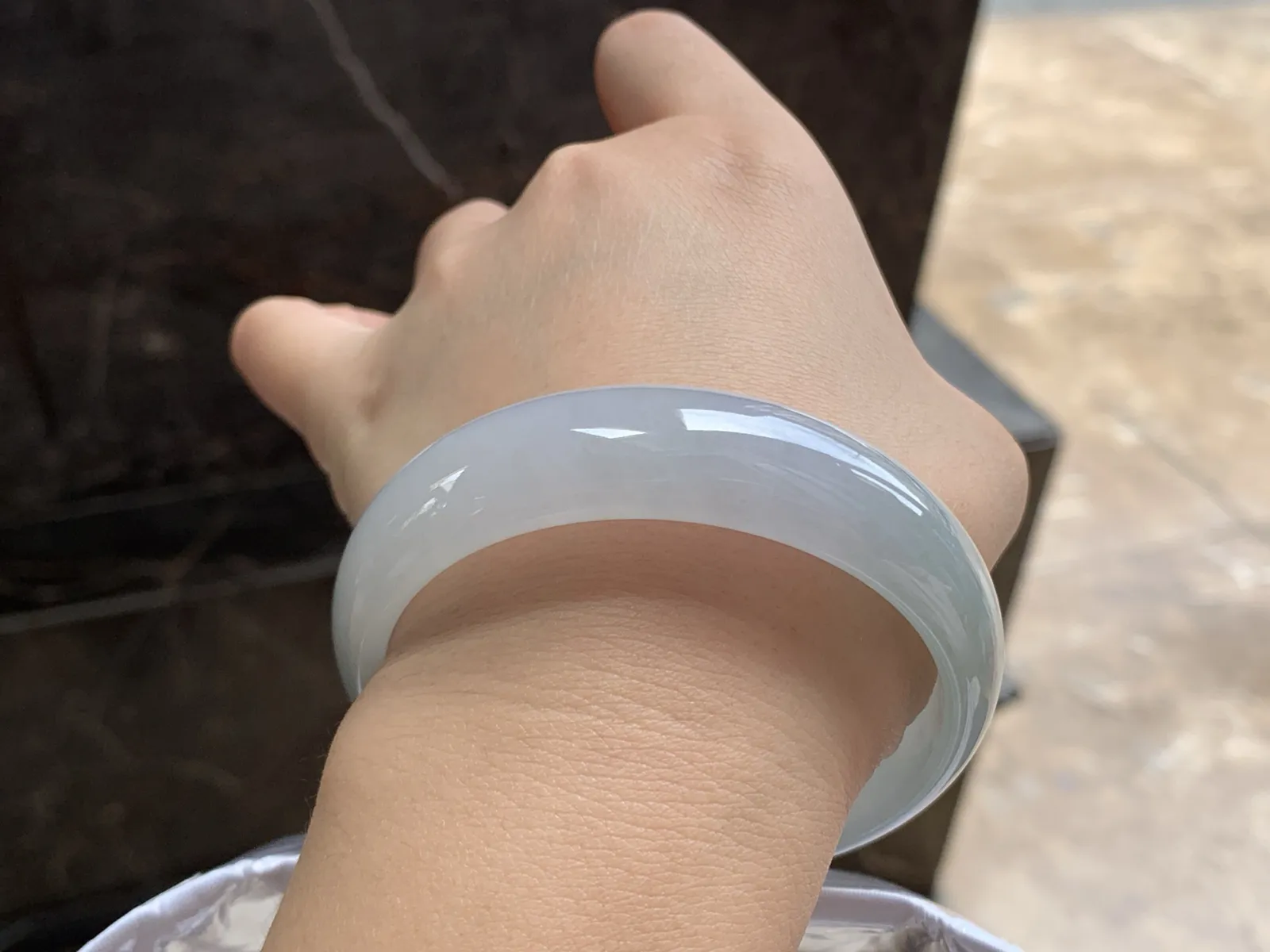 58.5-16.2-7

冰种宽版手镯^_^水润起光