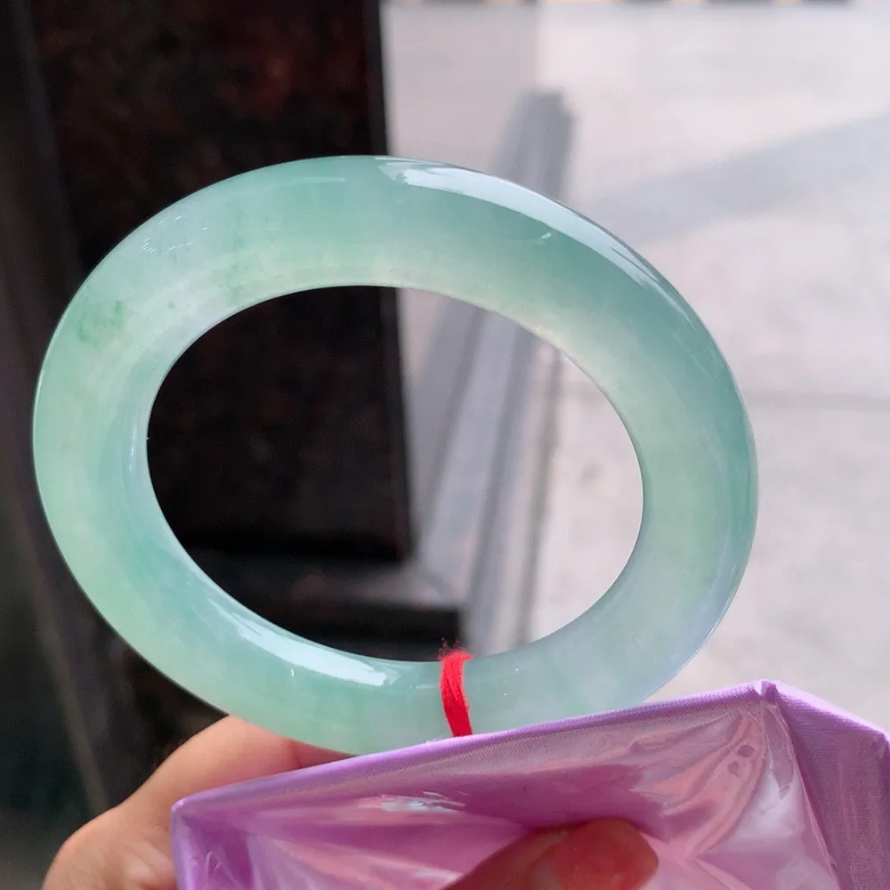 圆条冰玻阳绿 无瑕 尺寸:57.9/12.3胶感十足