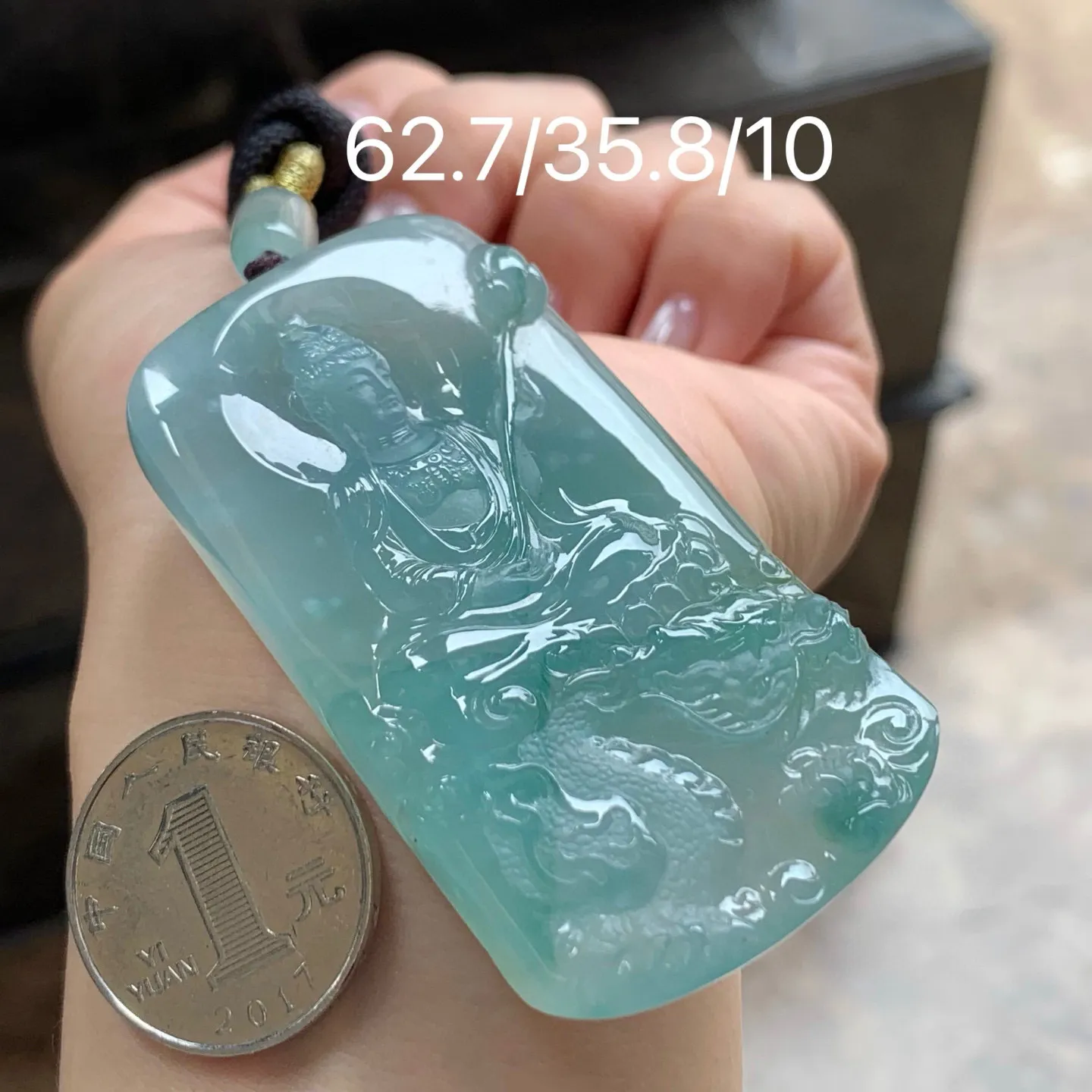 糯冰降龙观音
佩戴大气，底色漂亮