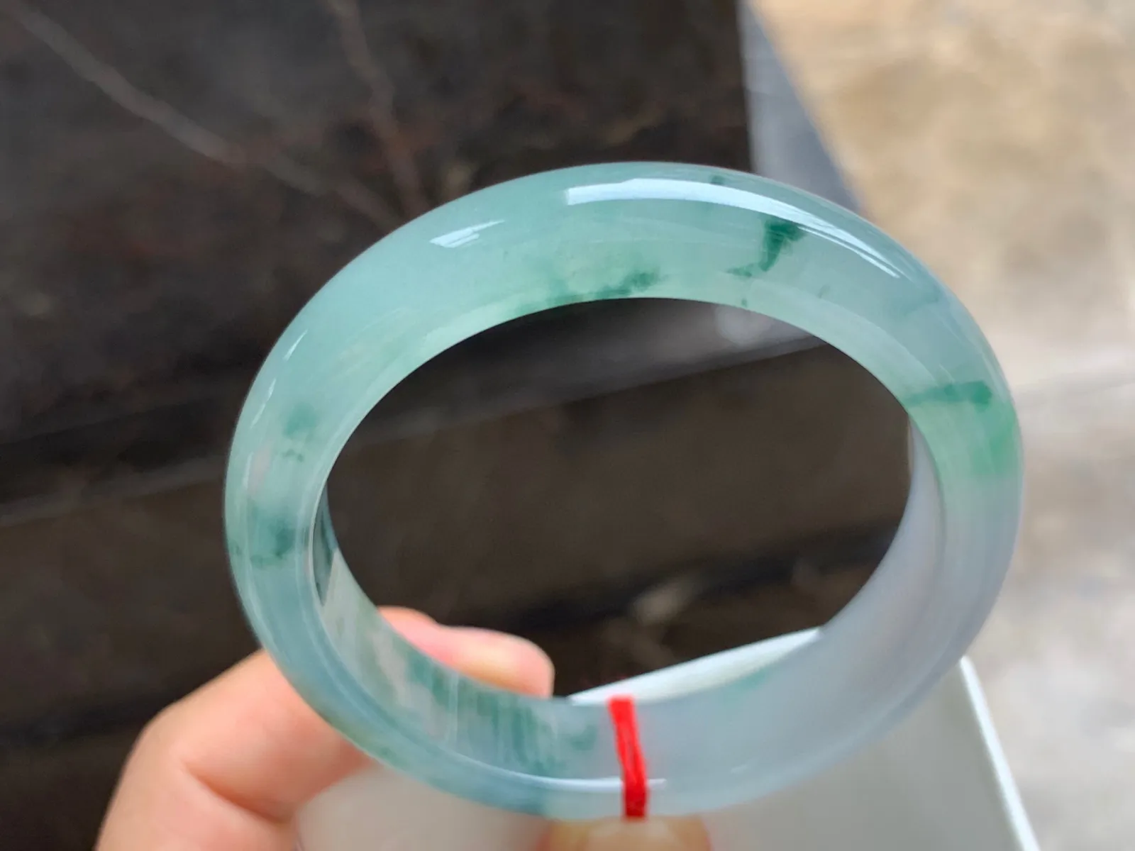 54.5-13-8mm
冰种飘花手镯 种老肉细～飘花浓郁