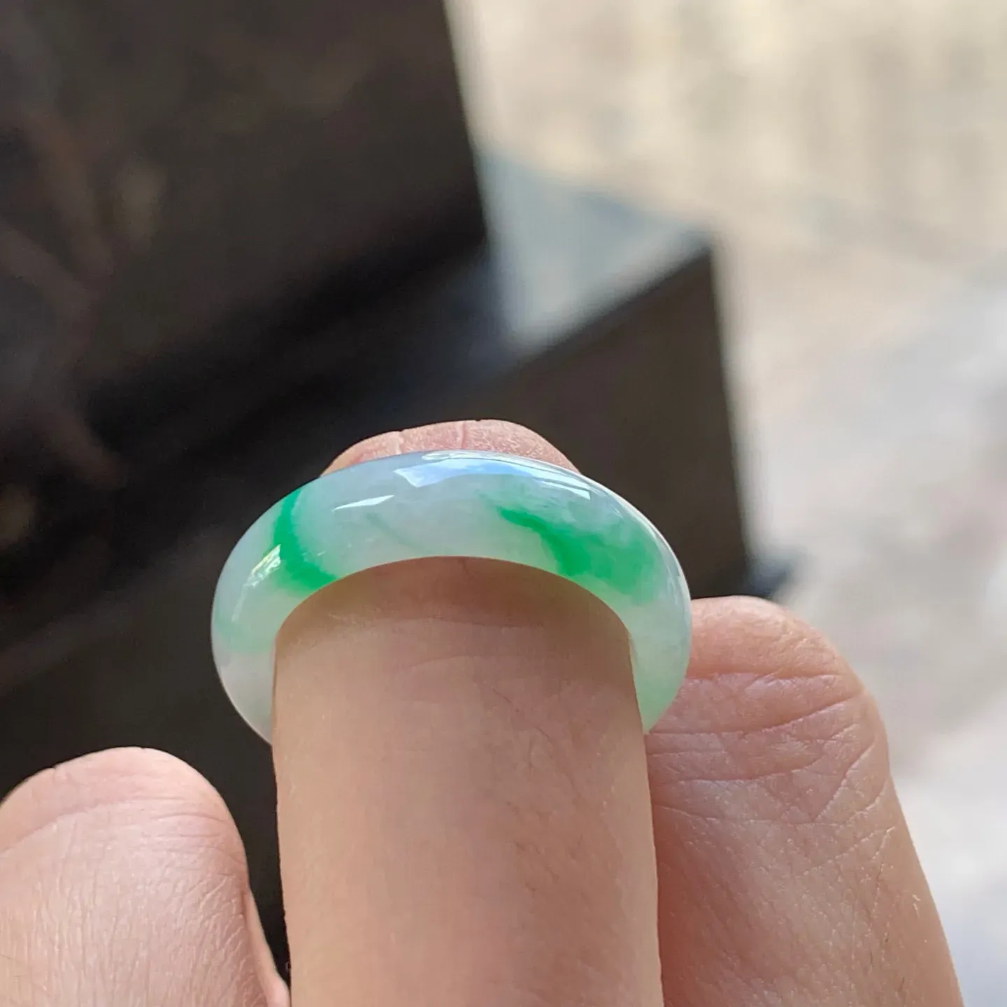 阳绿指环
水润