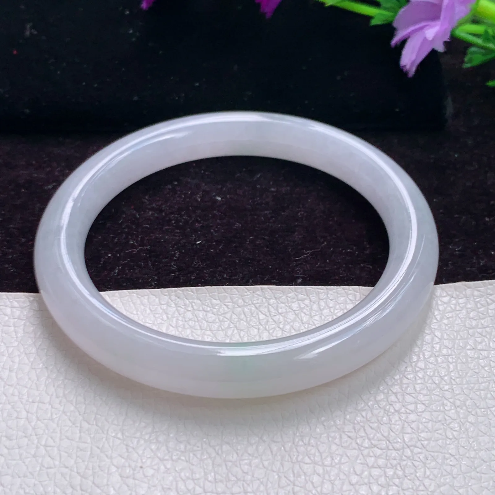 n实拍55*8.8*8.5美人镯 精美冰胶纯美圆条翡翠玉手镯 玉手环