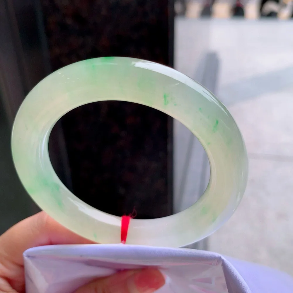 圆条满色冰黄飘金丝绿 无瑕 尺寸:55.6/11.1/11.4 种色俱佳 高品质️️