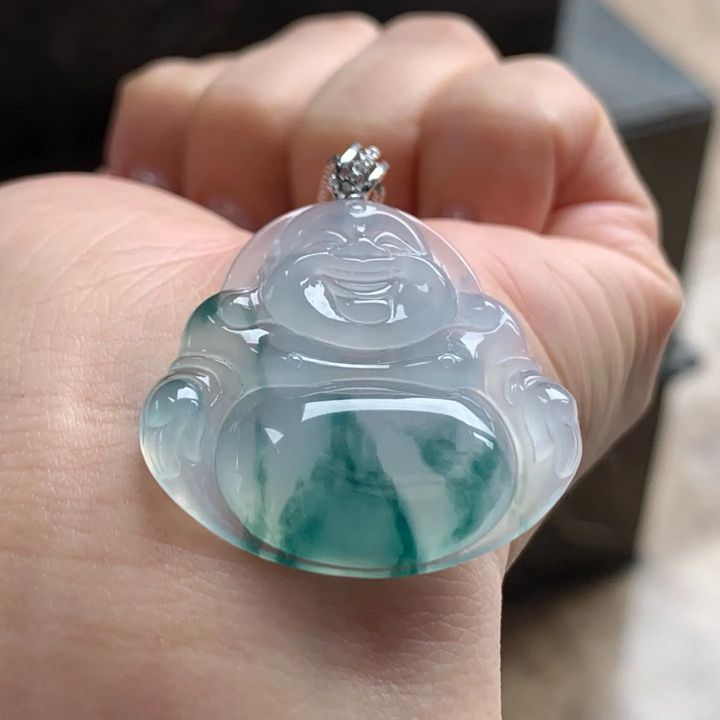 冰种飘花坐佛
笑口常开～