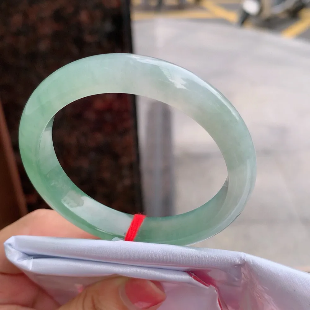 正圈高冰油绿 无瑕 尺寸:53.4/10.9/7.6种色兼备