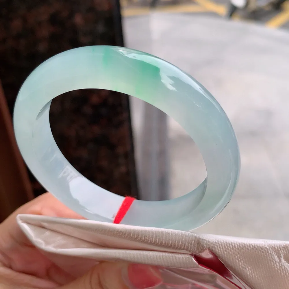 正圈冰玻阳绿 无瑕 尺寸:56.5/12.5/8.7 种色兼备🥰🥰