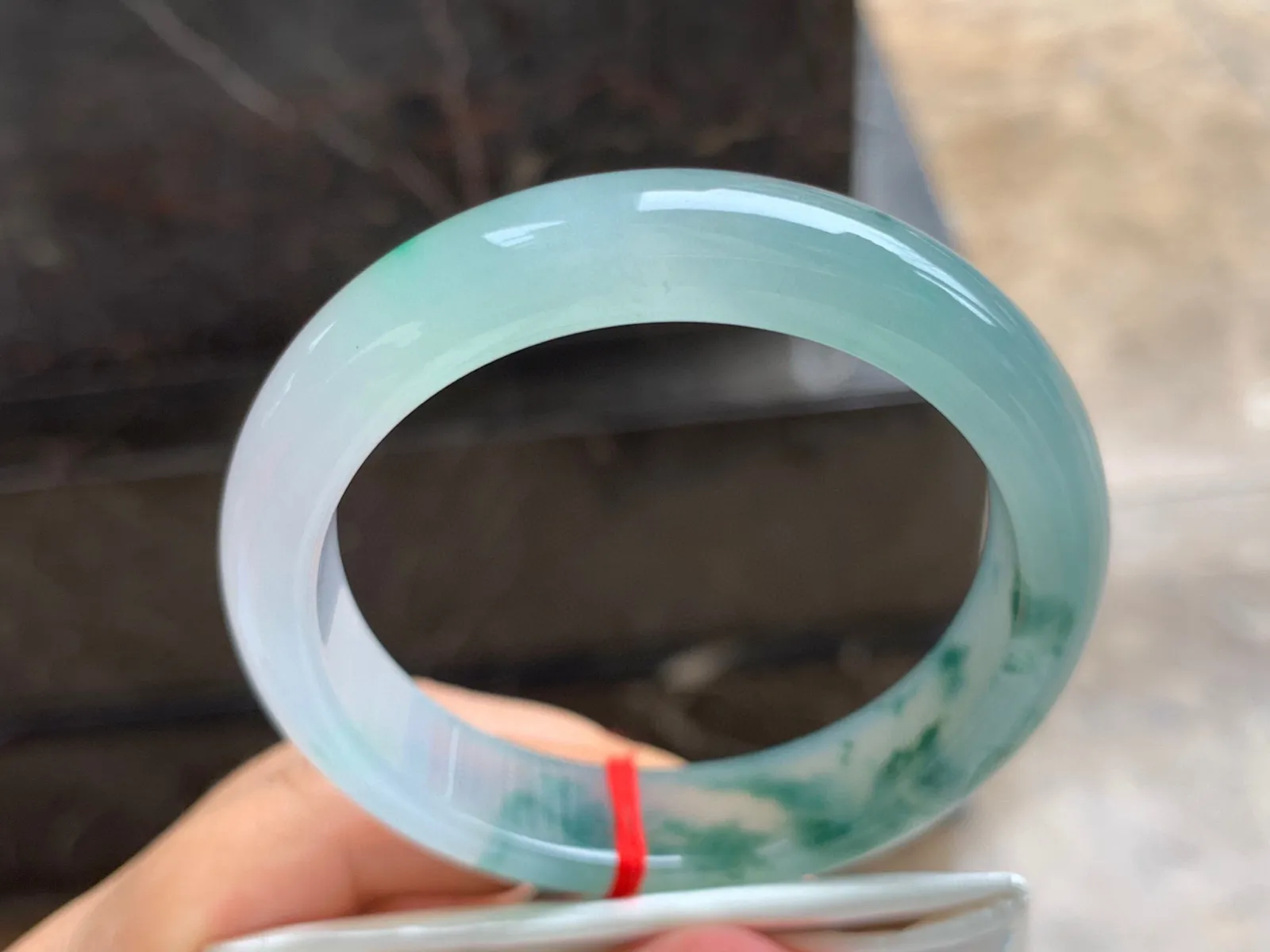 54.5-13-8mm
冰种飘花手镯 种老肉细～飘花浓郁