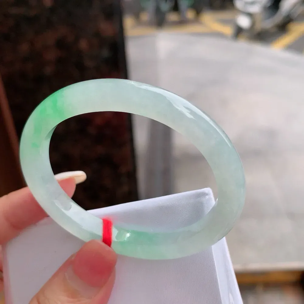 贵妃高冰阳绿 一丝细纹 尺寸:52.2/45.1/7.5/7 种色俱佳🥰🥰