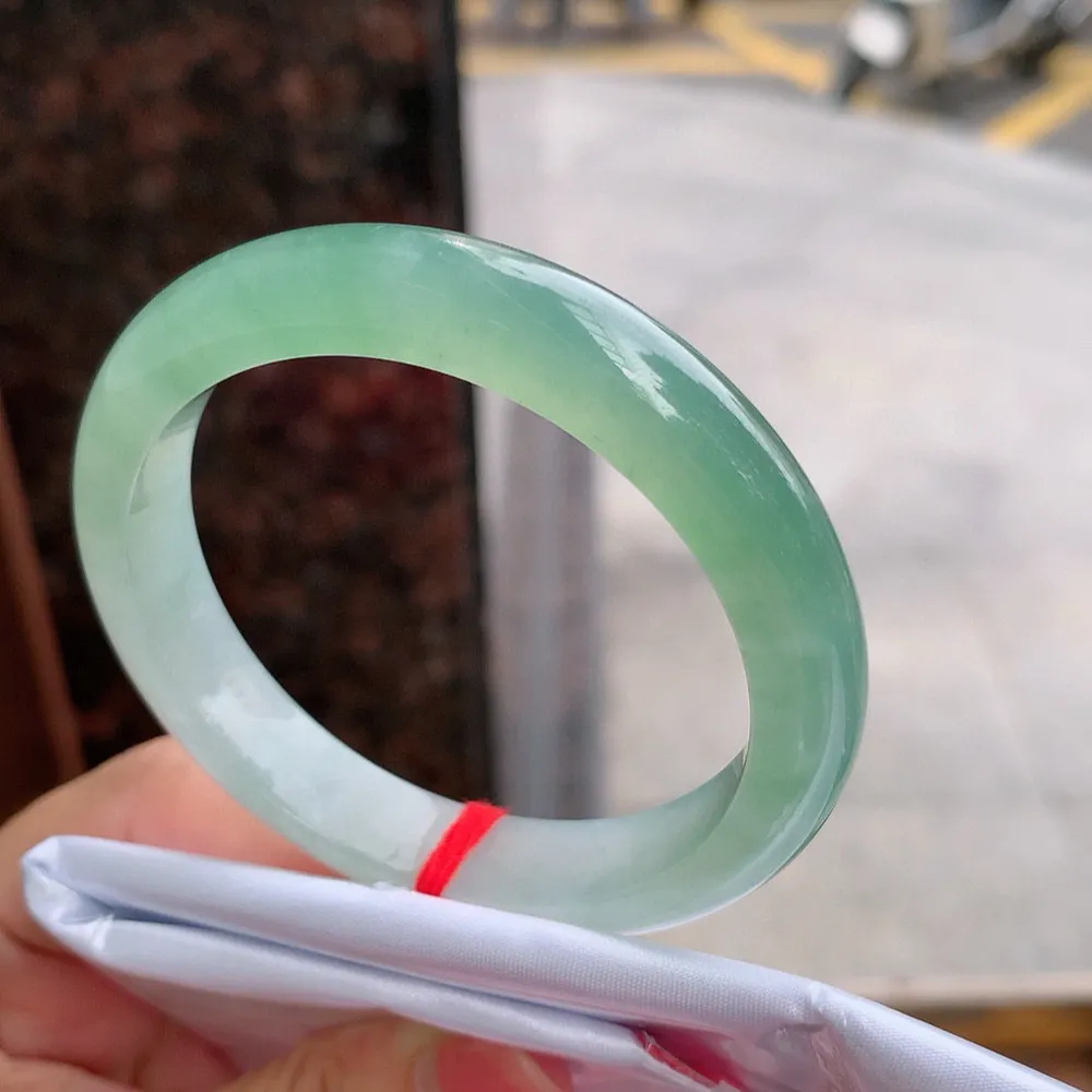 正圈高冰油绿 无瑕 尺寸:53.4/10.9/7.6种色兼备
