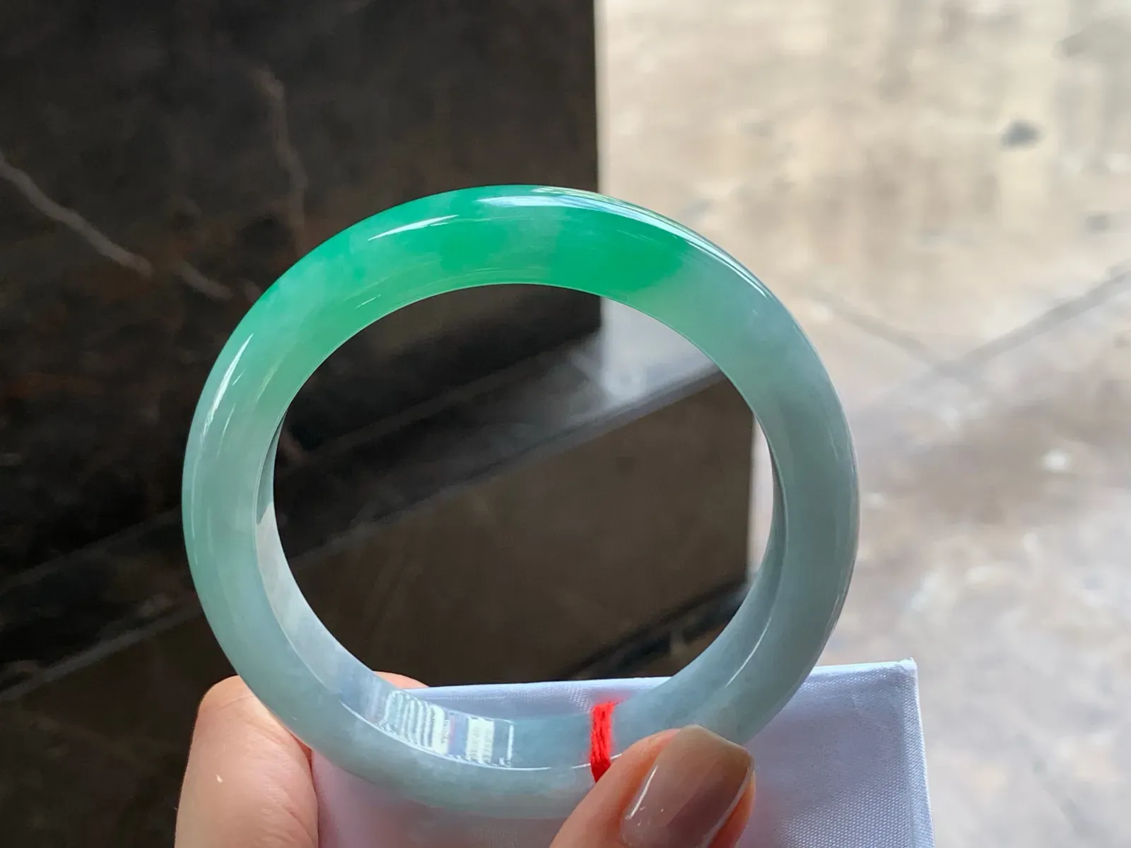 带色手镯
细腻清爽 58/12.5/9.5mm