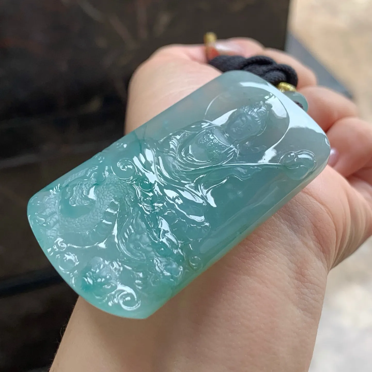 糯冰降龙观音
佩戴大气，底色漂亮