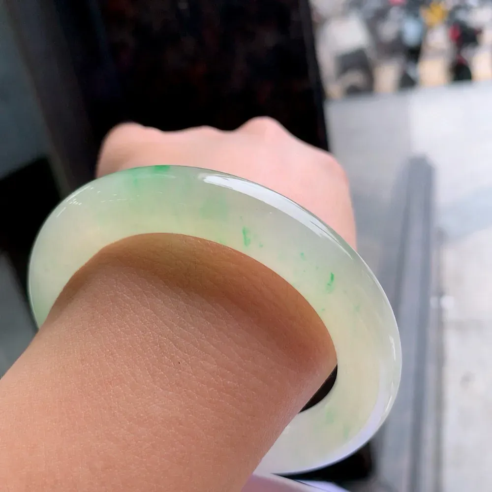 圆条满色冰黄飘金丝绿 无瑕 尺寸:55.6/11.1/11.4 种色俱佳 高品质️️