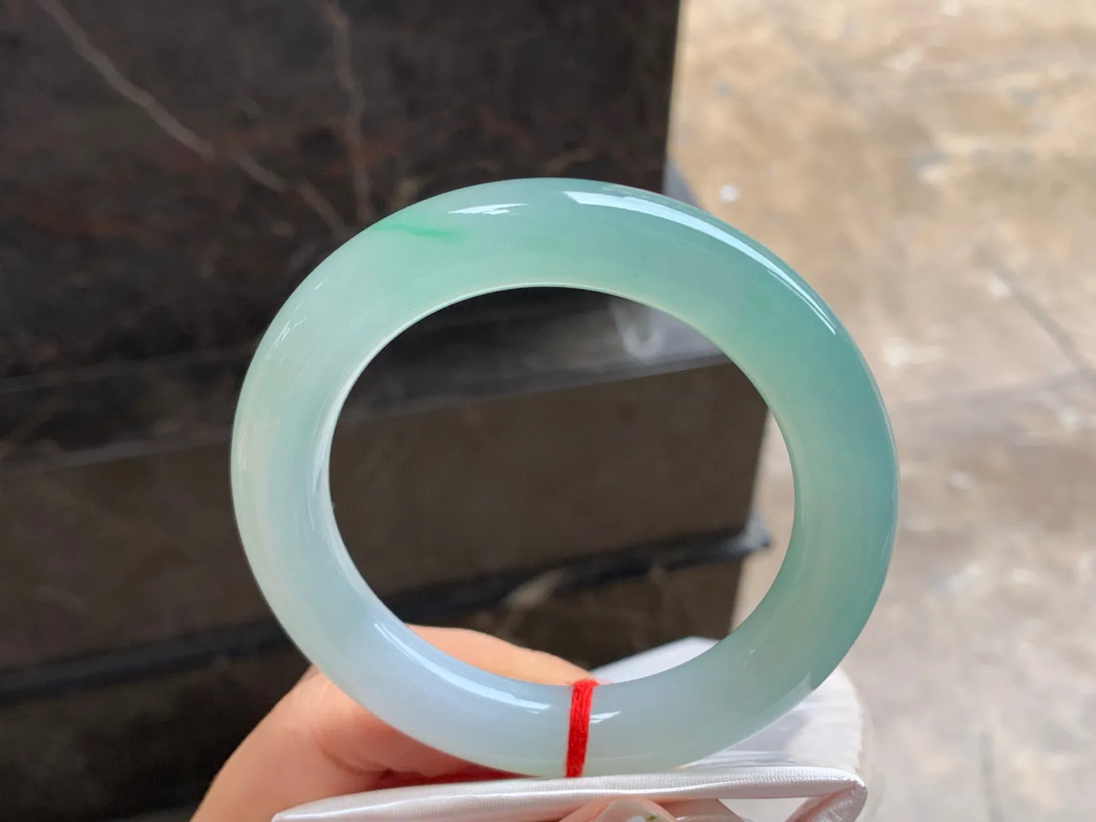 57.5-12.2

冰晴圆条手镯^_^种水好 透亮