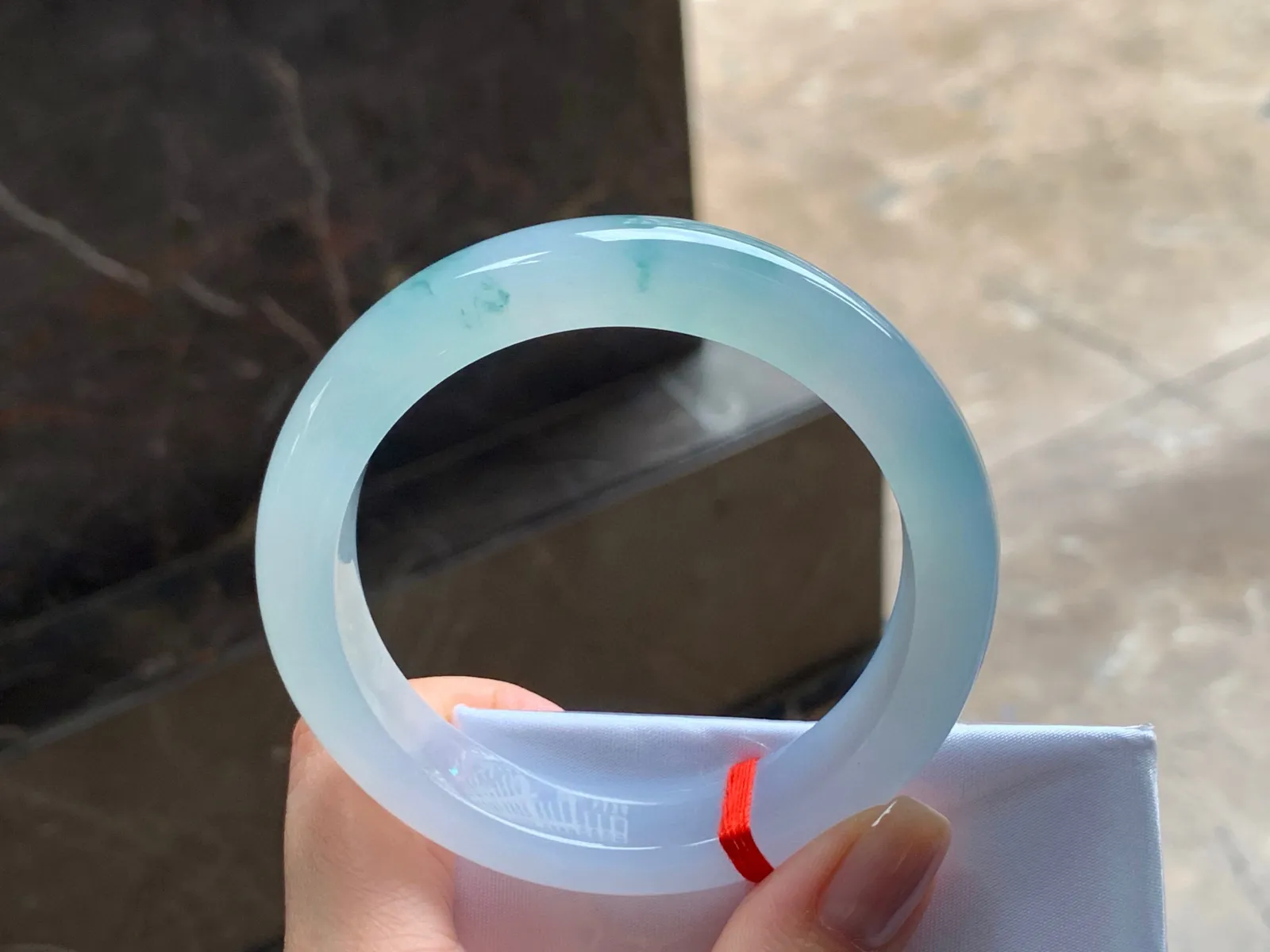 冰种飘花手镯
种好56.5/12.5/9mm