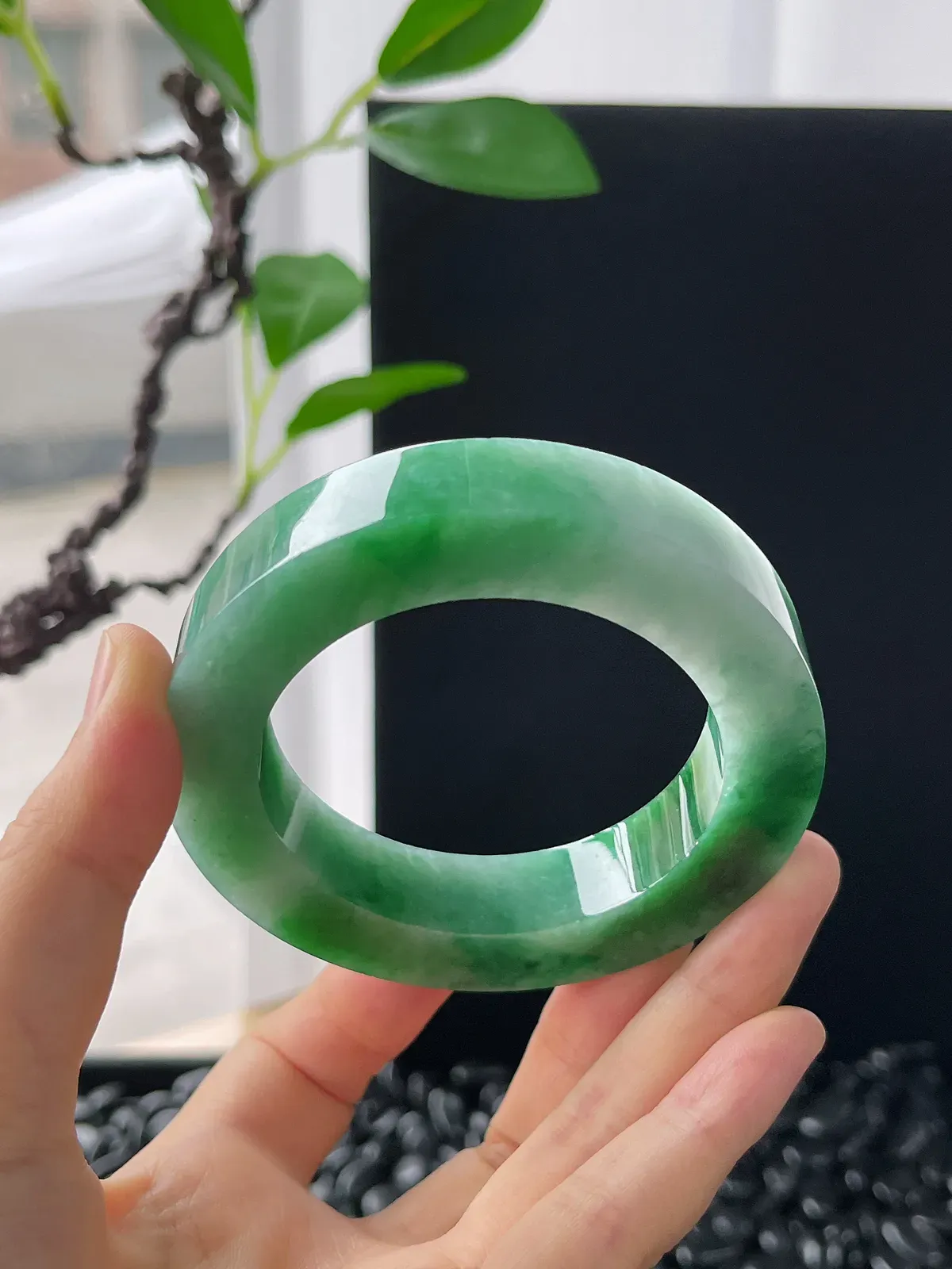 翡翠镯饼，⭕️正圈最大做57，圆条最大做53，最小做51.7