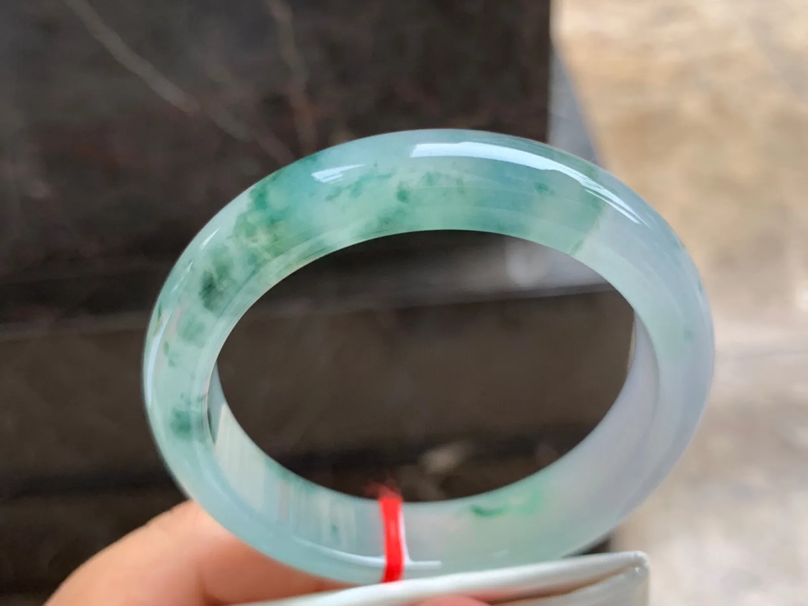 54.5-13-8mm
冰种飘花手镯 种老肉细～飘花浓郁