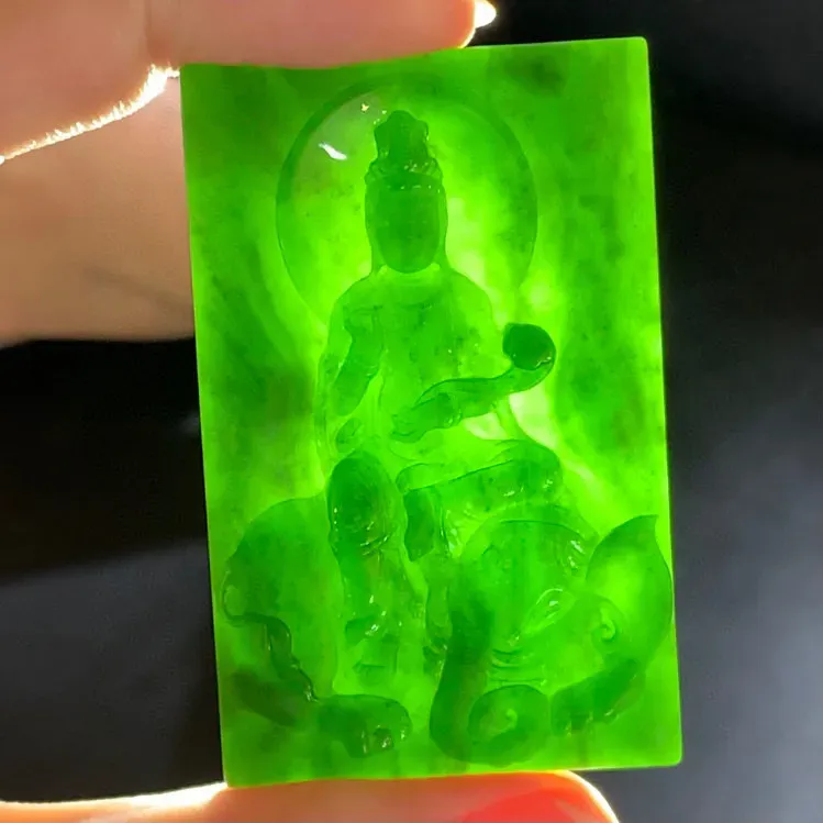 缅甸墨翠普贤观音菩萨挂件，黑度油黑发亮 种老肉质细 胶感好 打灯色阳 冰透十足，可打孔绑绳佩戴或镶嵌，守护神 男女都可佩戴