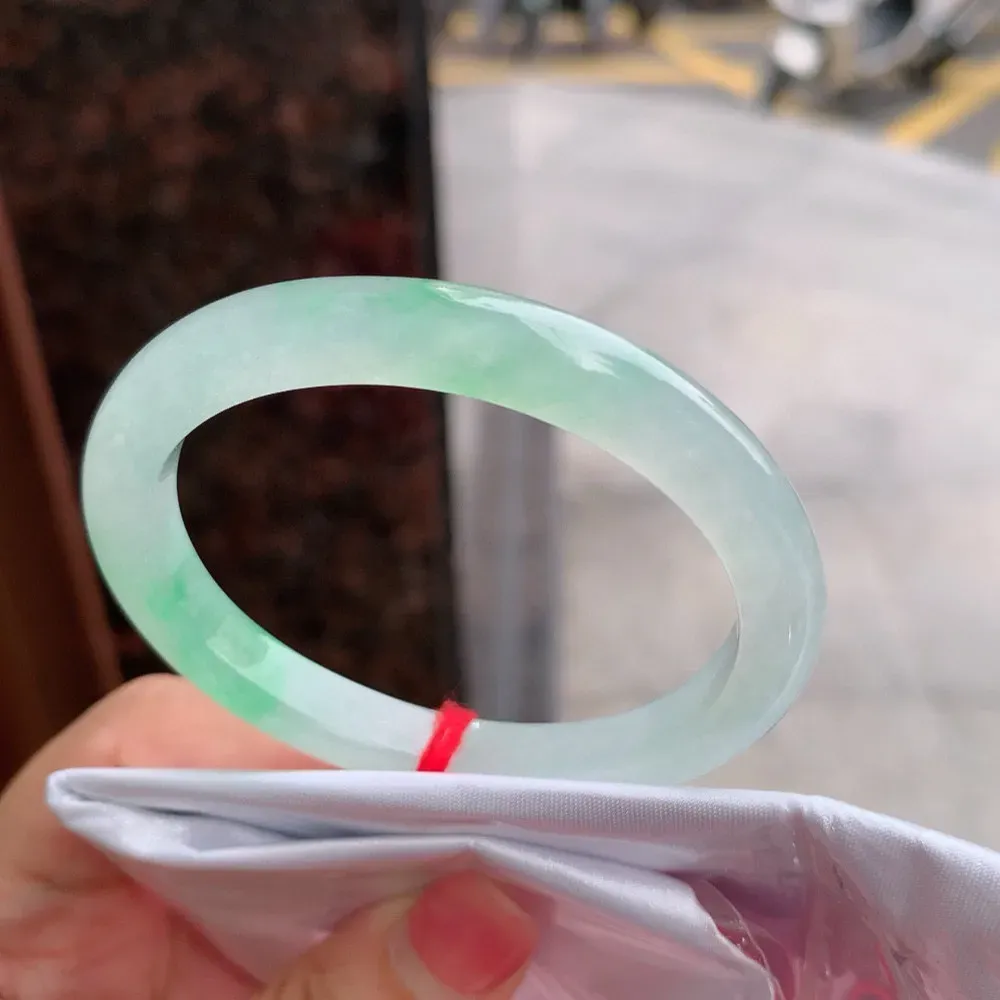 贵妃高冰阳绿 一丝细纹 尺寸:52.2/45.1/7.5/7 种色俱佳🥰🥰