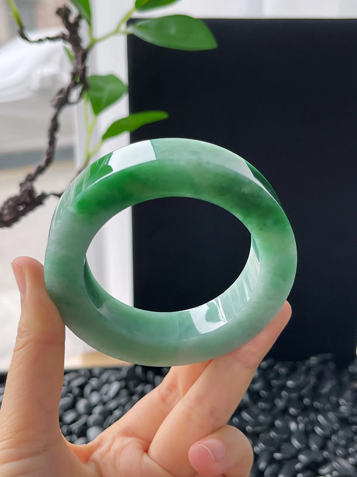 翡翠镯饼，⭕️正圈最大做57，圆条最大做53，最小做51.7
