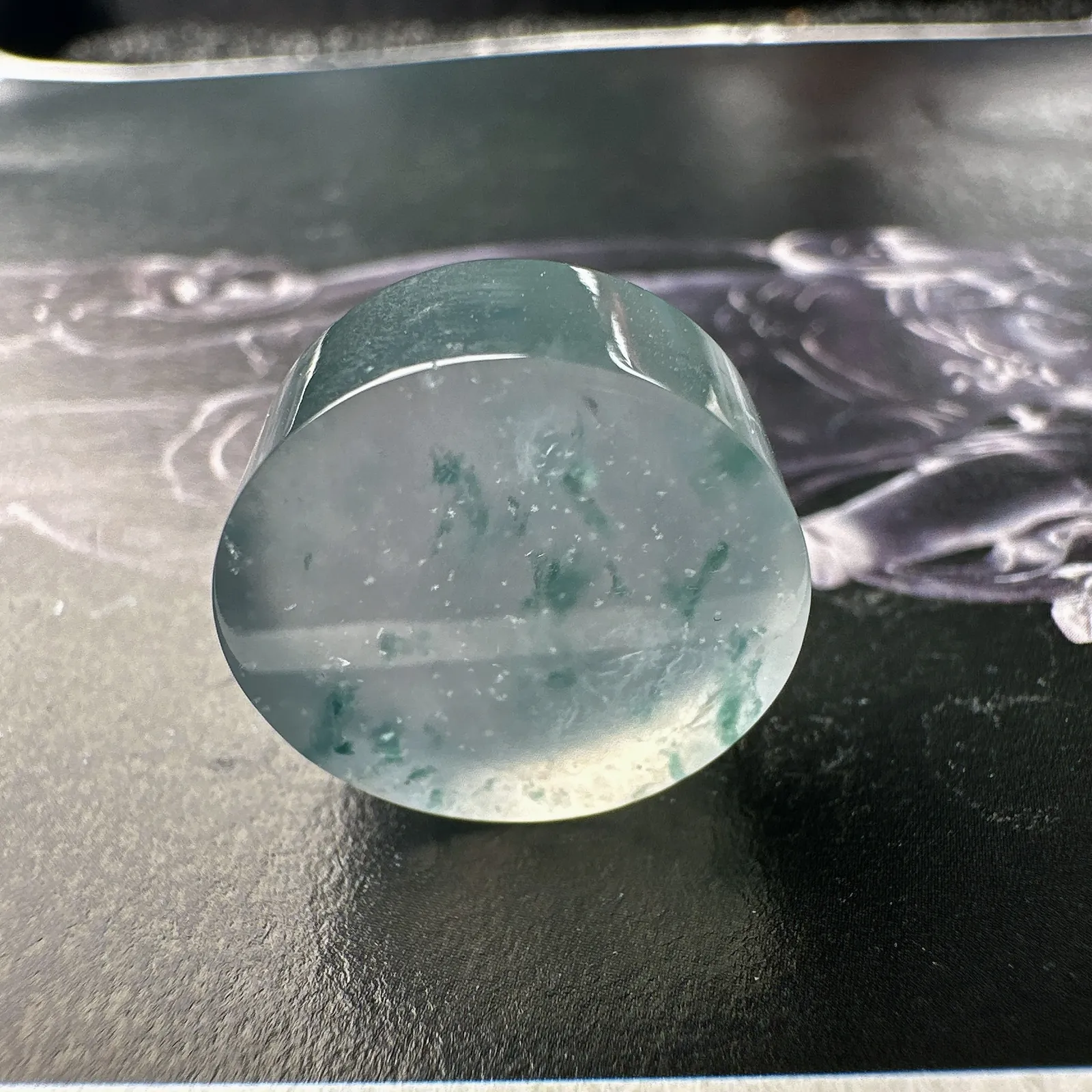 【玻璃种飘花路路通】难得的冰润度，难得的好颜色，韵味十足，古色古香。多用款