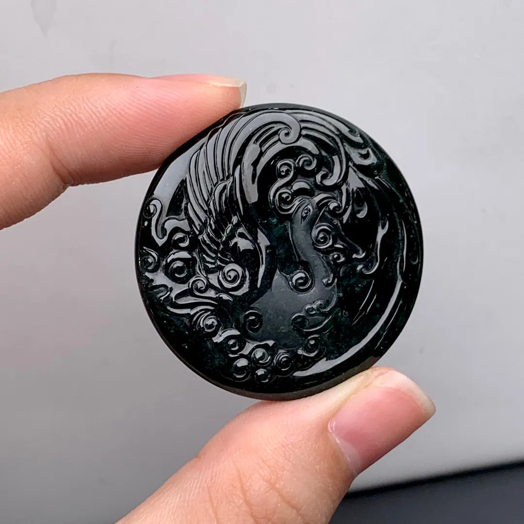 缅甸墨翠龙牌凤牌龙凤牌挂件，黑度油黑 种老肉质细 打灯冰透十足 色阳绿，双面雕刻 雕工精美