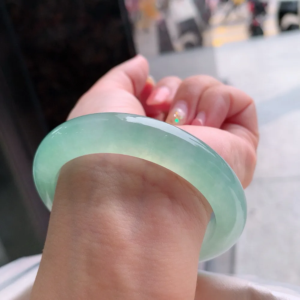 正圈满色冰晴 无瑕 尺寸:55.5/11.5/9.3  种色俱佳