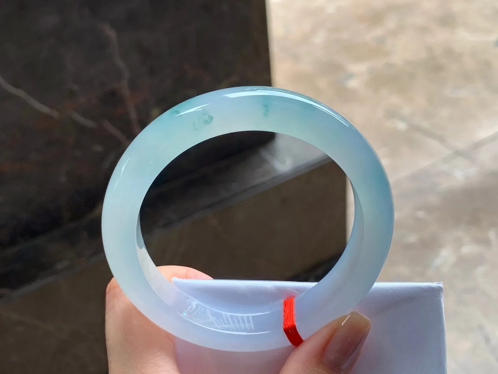 冰种飘花手镯
种好56.5/12.5/9mm