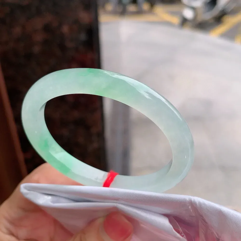 贵妃高冰阳绿 一丝细纹 尺寸:52.2/45.1/7.5/7 种色俱佳🥰🥰