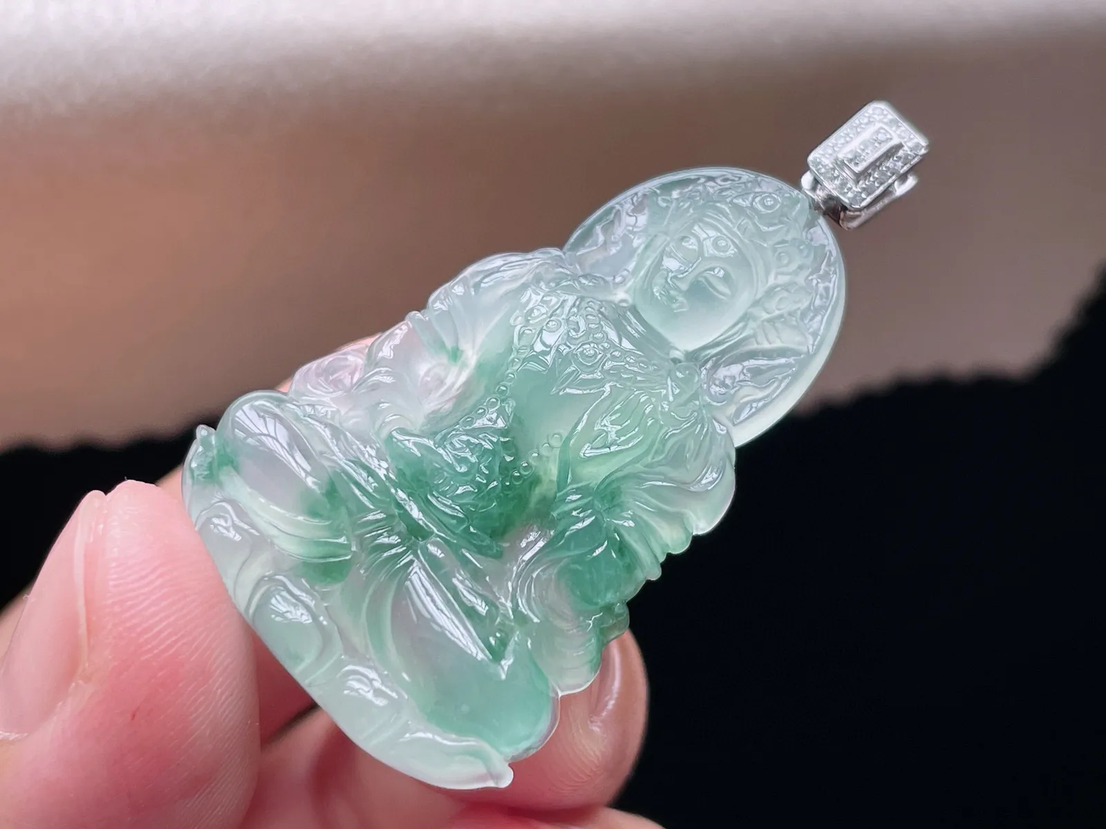 18K 冰种飘花·度母

裸38.1-25.2-6.2