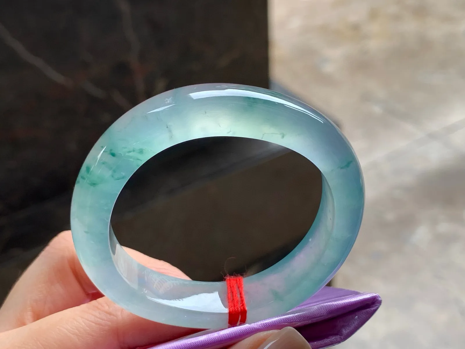 冰种飘花小贵妃
种老水足 49.2/11.8/8.3mm