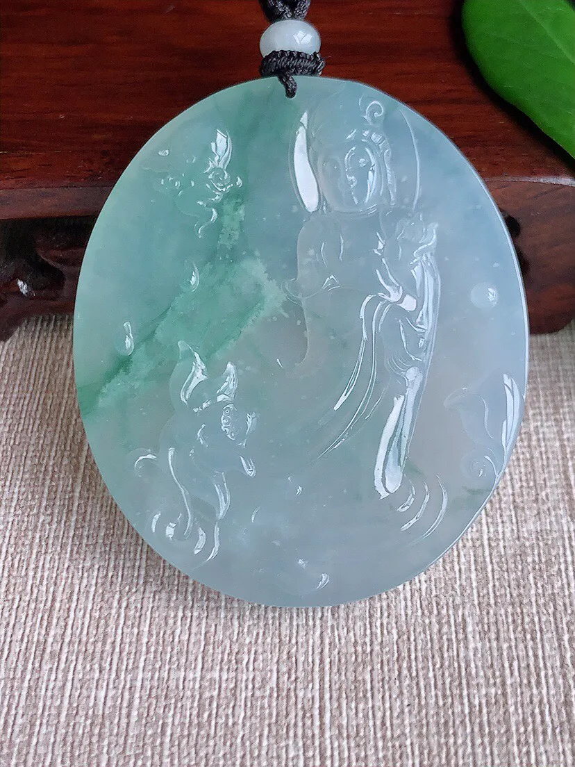 a货翡翠老坑冰种飘花观音吊坠 尺寸56.6×47.5×5.8mm 重量35.82g 0701