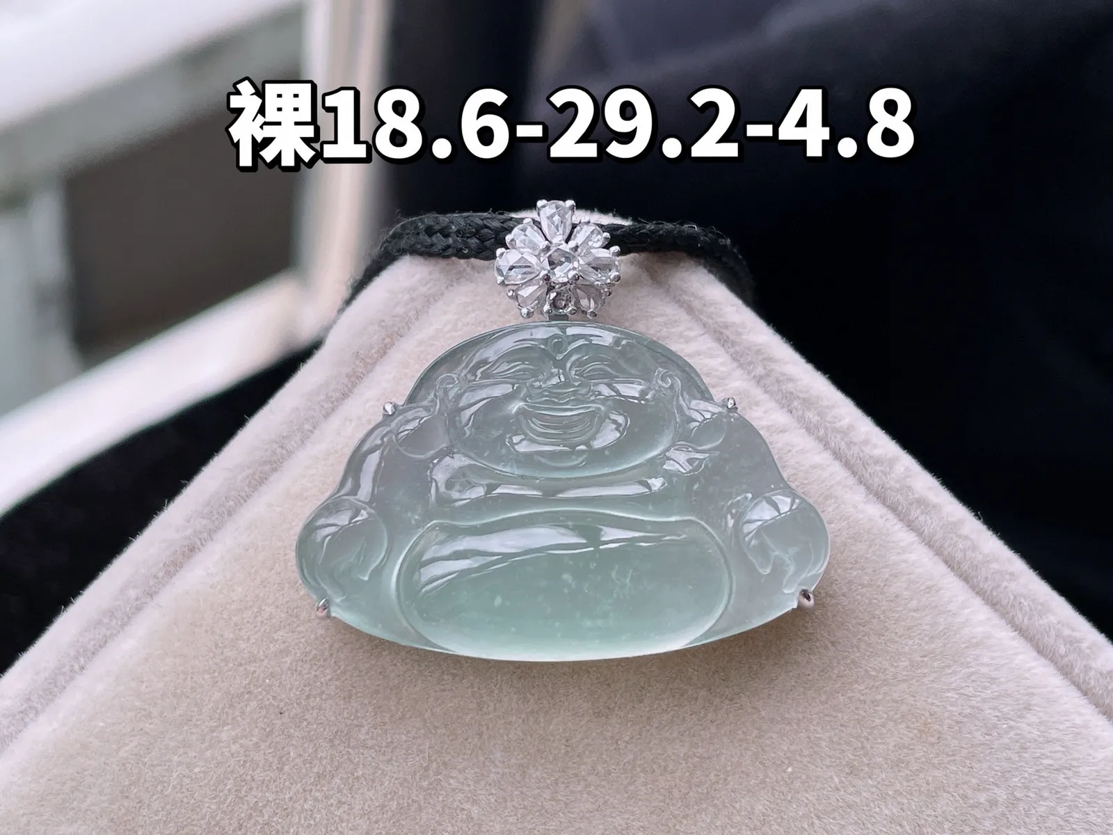 18K 冰种晴水·佛公

裸18.6-29.2-4.8
