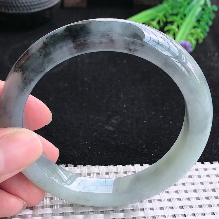 自然光60/11.5/9.5大圈口老坑冰润水灵特色乌鸡种飘花手镯翡翠玉镯美人镯
