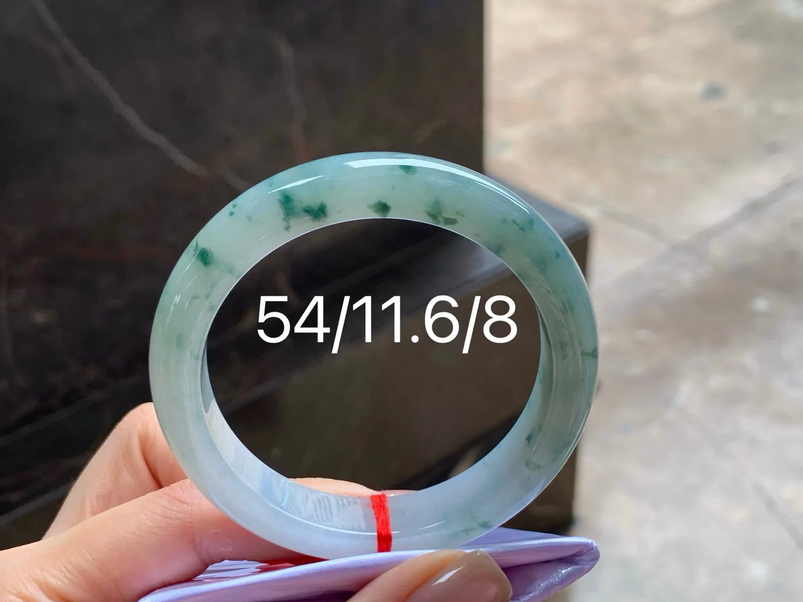 飘花手镯
细腻清爽 54/11.6/8mm