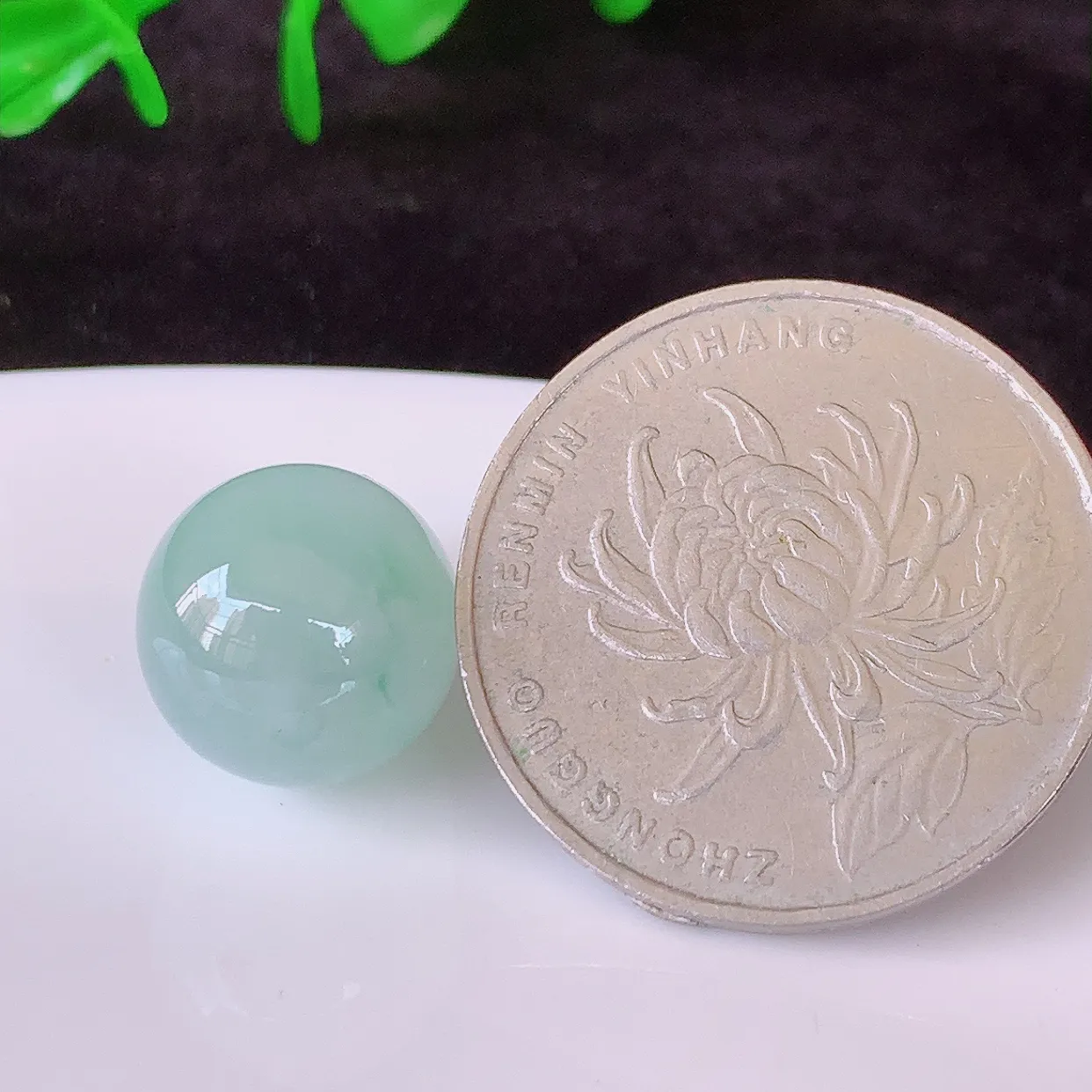 冰润飘花一对转运珠翡翠吊坠，寓意“时来运转，财源滚滚” 寓意佳，荧光灼灼，转运珠佩戴时尚优雅！#05.1
