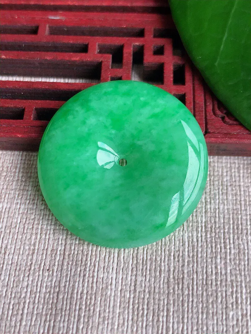 a货翡翠老坑冰种满绿平安扣吊坠 尺寸31.7×6mm 重量12.76g 0701