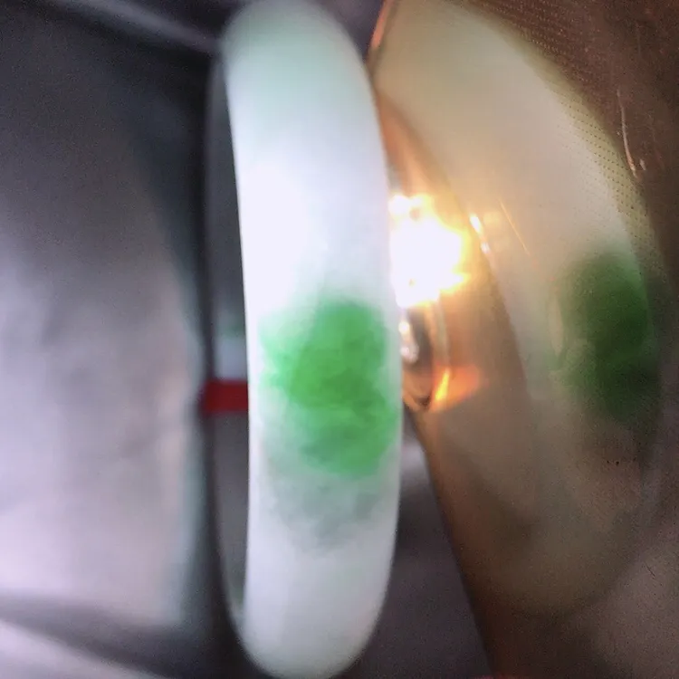 自然光56.8/13/7.3老坑冰润飘绿手镯翡翠玉镯美人镯