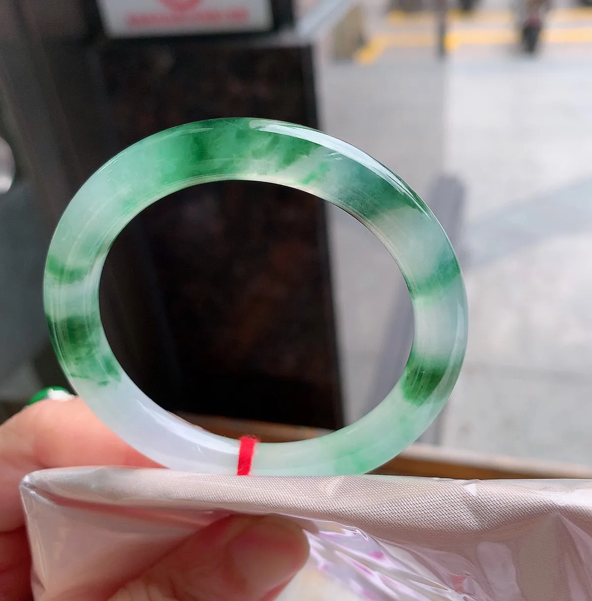 圆条冰玻飘花 微石纹 尺寸:51.1/8.3 种水好