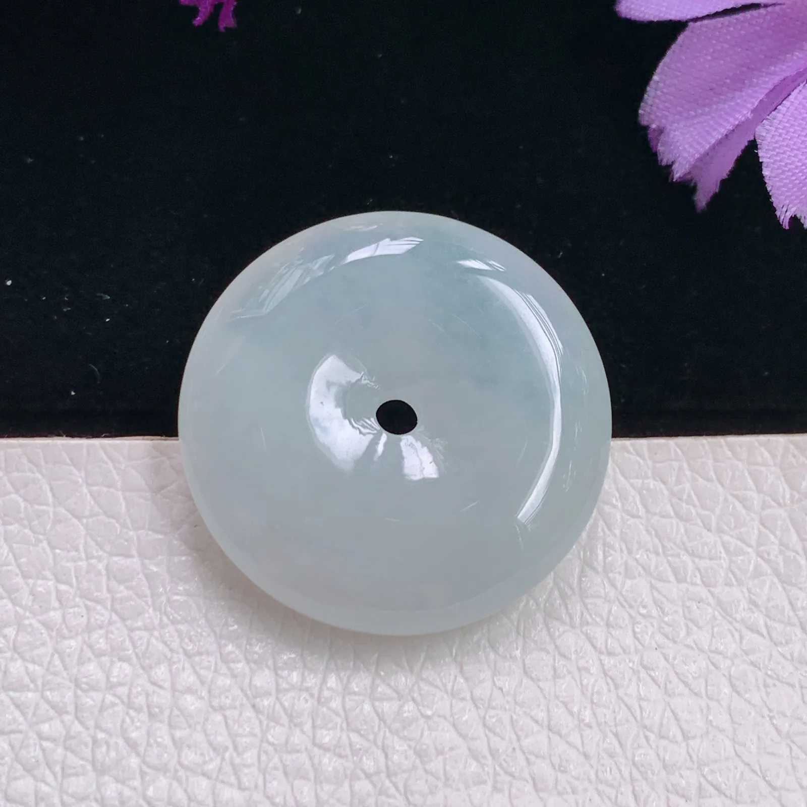 zzx实拍25.5*5.7缅甸翡翠精雕冰润饱平安扣玉吊坠 白月光扣子