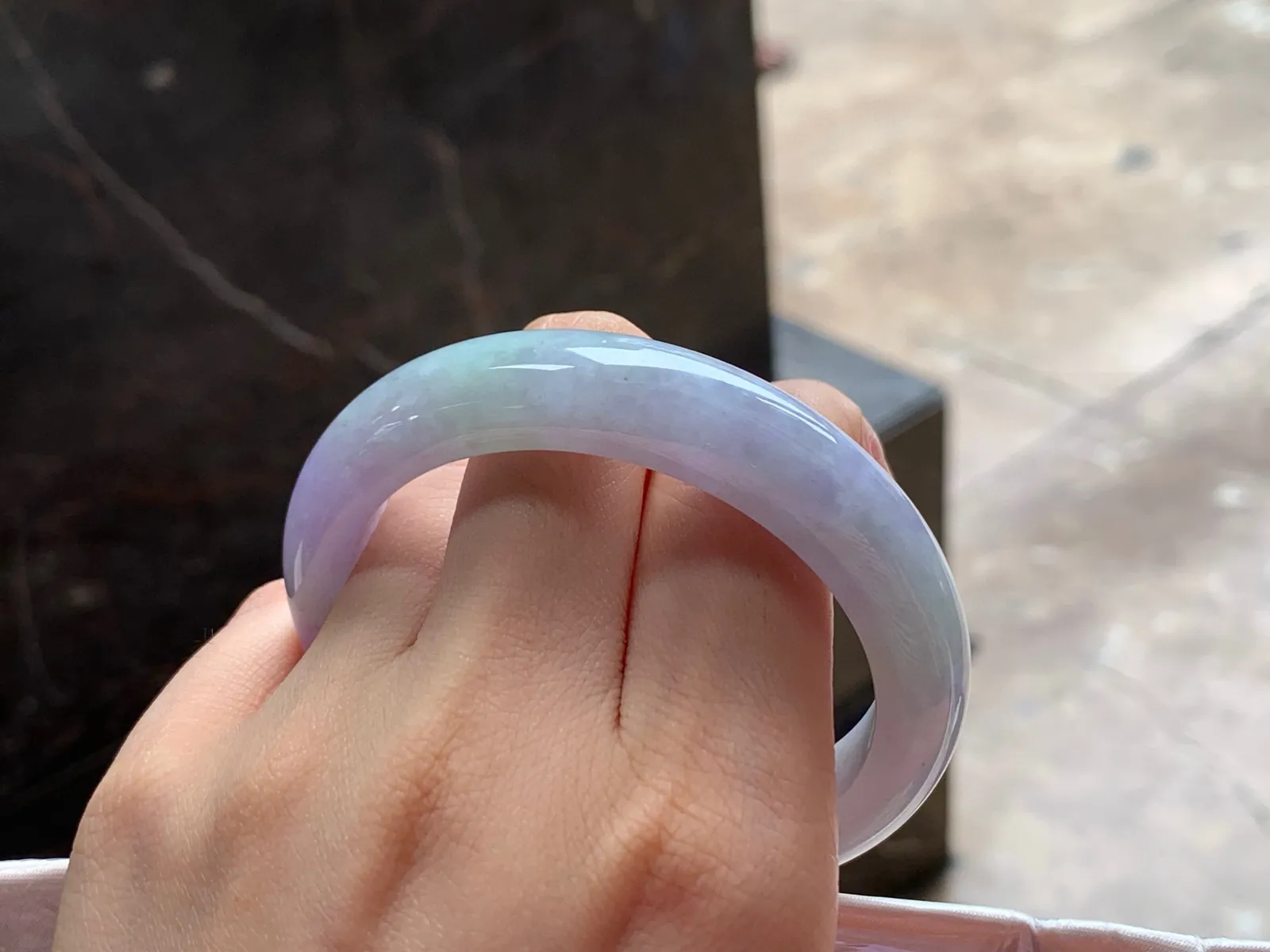 春色手镯
颜色漂亮 54.8/12/8mm