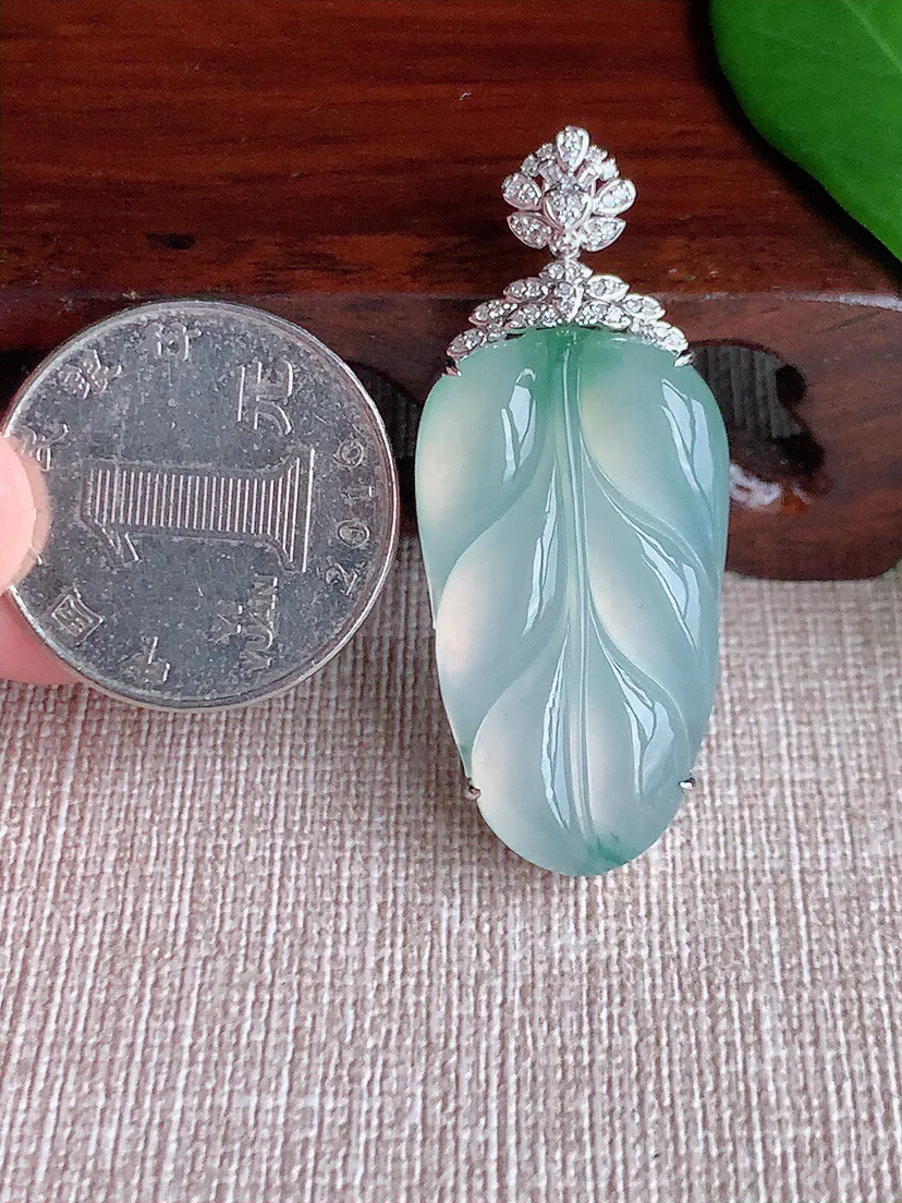 a货翡翠老坑冰种18K金伴钻镶嵌飘花叶子金枝玉叶吊坠 尺寸43.8×31.8×18.3×8mm 重量10.40g 0701
