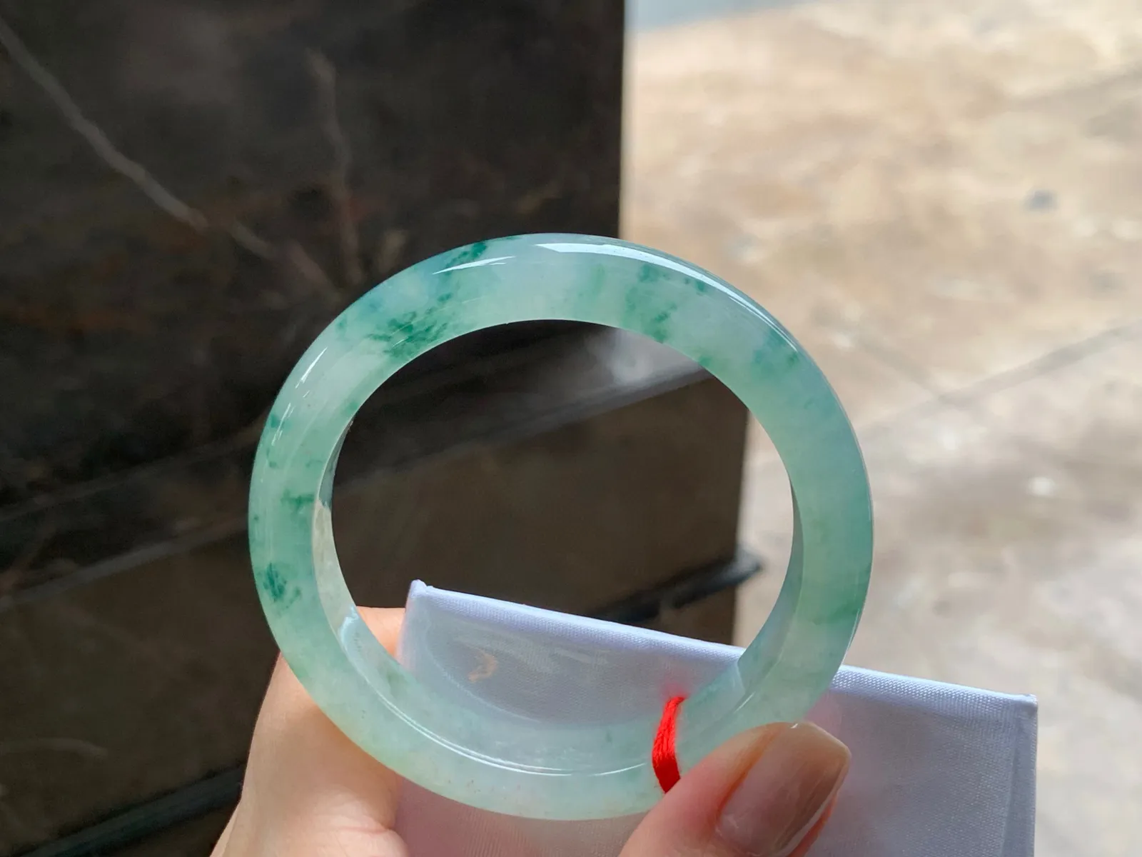 冰色花手镯
清爽52.5/10.6/8mm