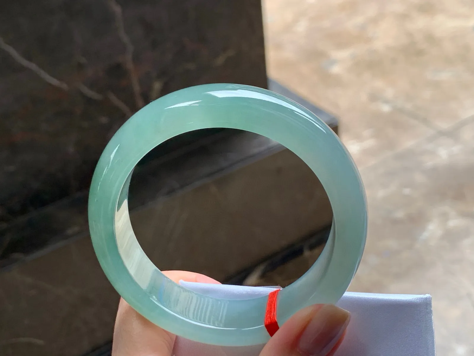 冰晴宽版手镯
水润58.2/16.5/9mm