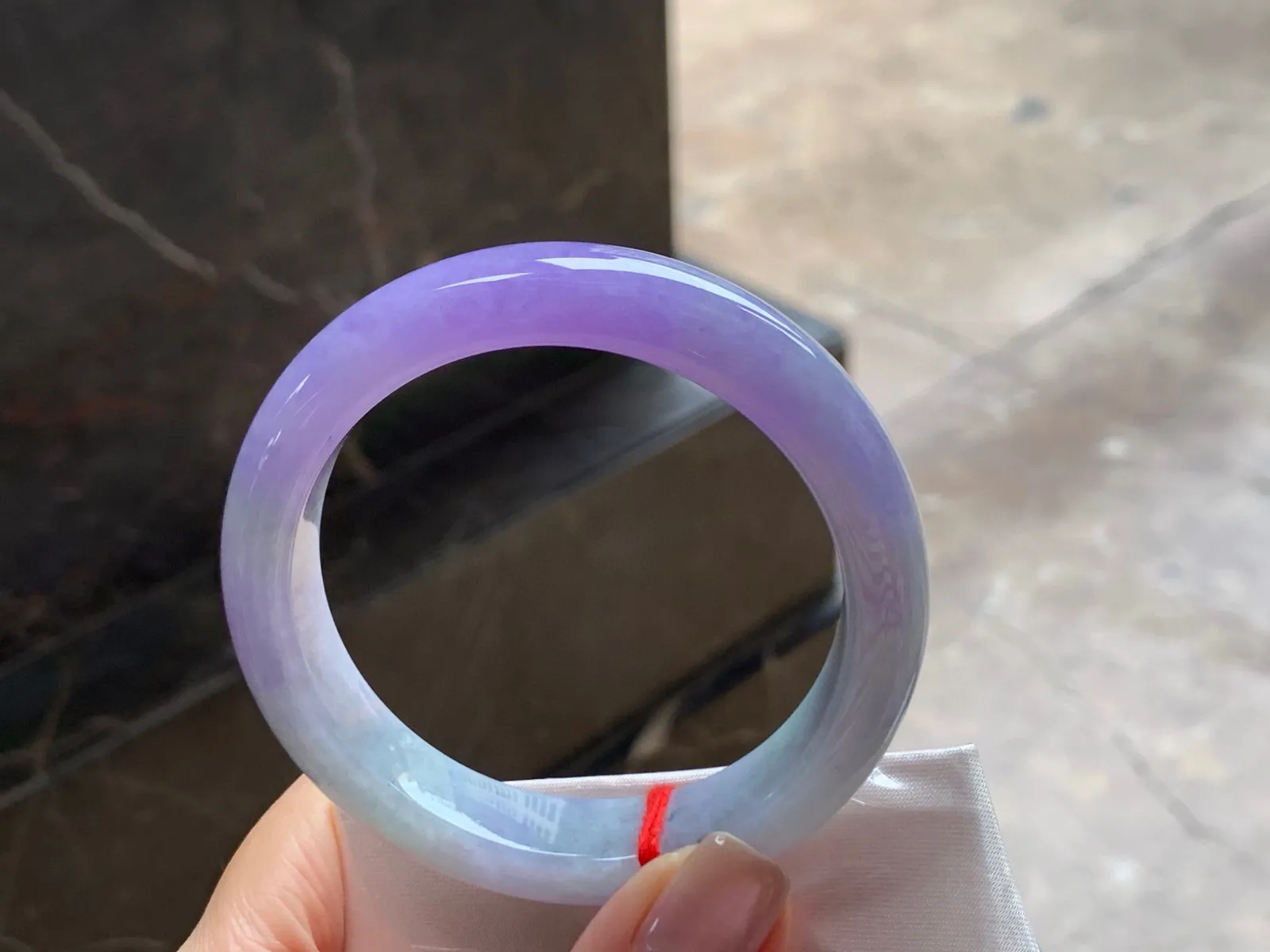 春色手镯
颜色漂亮 54.8/12/8mm