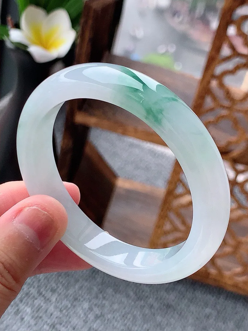 a货翡翠老坑飘花正装正圈手镯51-52小圈口尺寸51.5×10.5×7.5mm 重量44.37g 0620