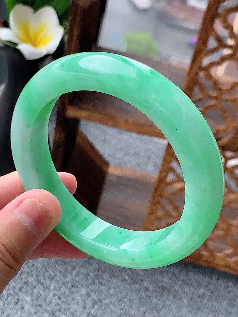 a货翡翠老坑飘绿厚装正装正圈手镯57-58圈口 尺寸57.5×13×9.5mm 重量78.42g 0620 A73
