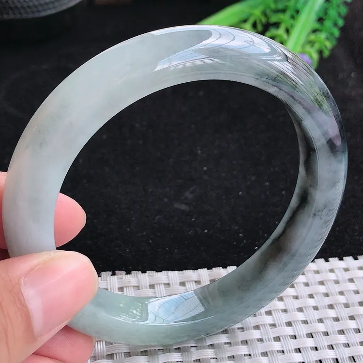 自然光60/11.5/9.5大圈口老坑冰润水灵特色乌鸡种飘花手镯翡翠玉镯美人镯